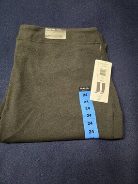 NWT Dalia Grey Straight Leg Pants!
